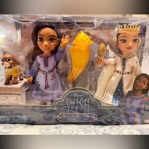 Disney. Wish doll set. New.